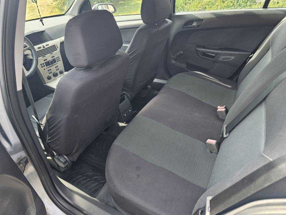 Opel Astra Karavan Caravan 1,7 CDTI, fotografija 4