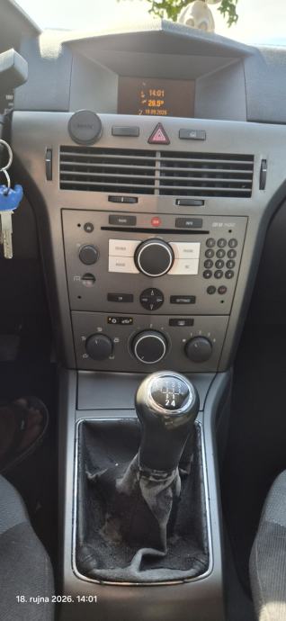 Opel Astra Karavan 1,7 CDTI, fotografija 6