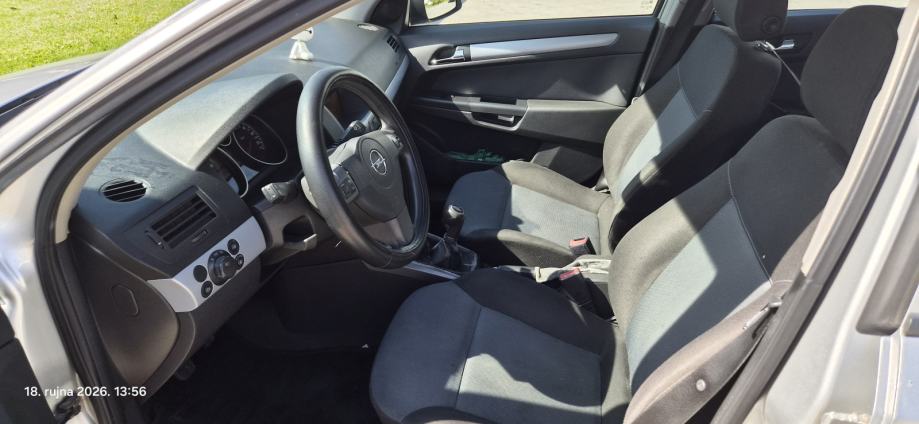 Opel Astra Karavan 1,7 CDTI, fotografija 7