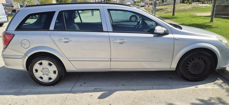 Opel Astra Karavan 1,7 CDTI, fotografija 2