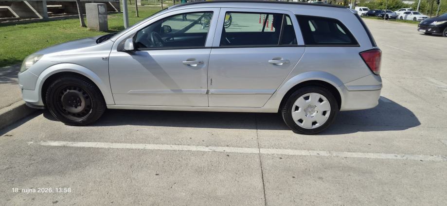 Opel Astra Karavan 1,7 CDTI, fotografija 9