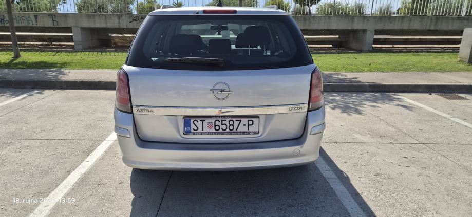 Opel Astra Karavan 1,7 CDTI, fotografija 3