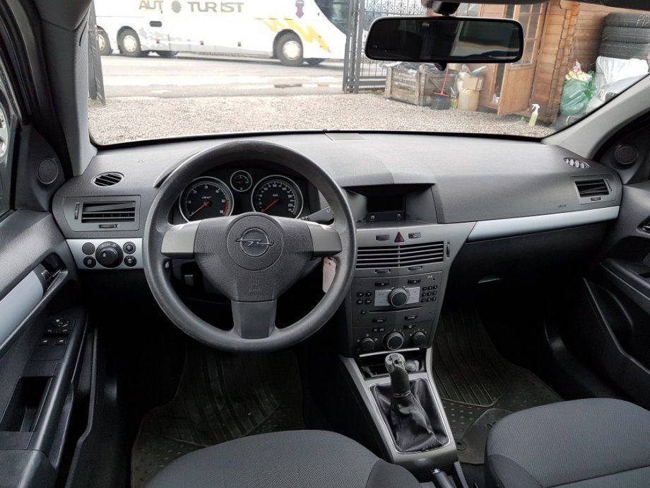 Opel Astra Karavan Caravan 1,7 CDTI, fotografija 10