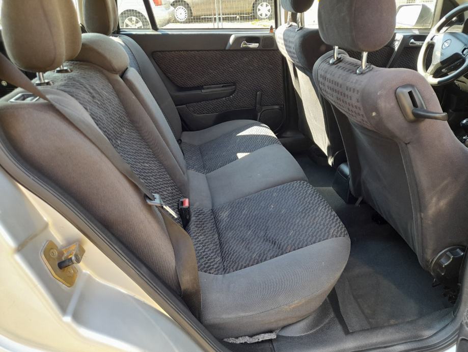 Opel Astra Karavan Caravan 1,7 DT, fotografija 5