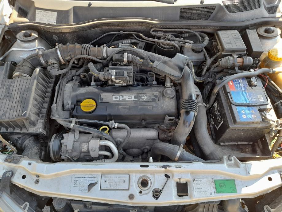 Opel Astra Karavan Caravan 1,7 DT, fotografija 6