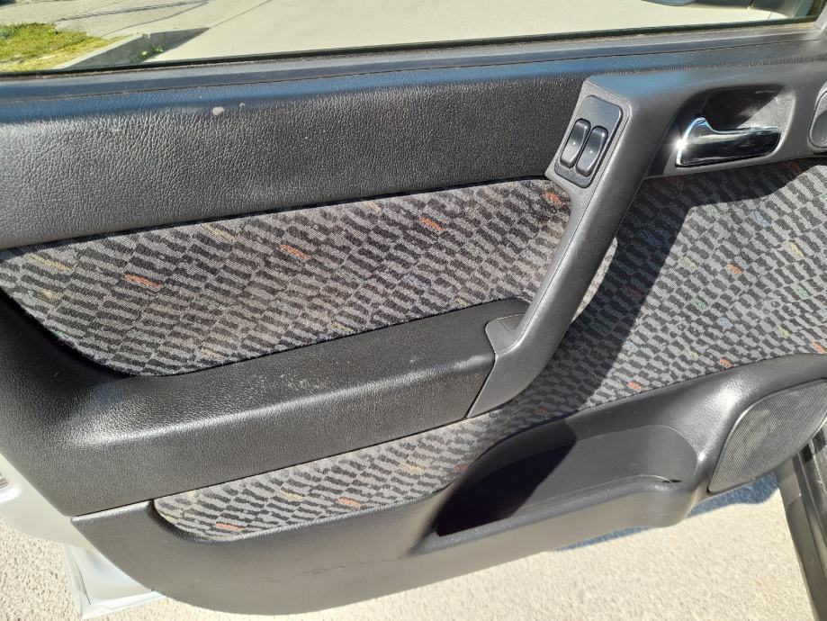 Opel Astra Karavan Caravan 1,7 DT, fotografija 8