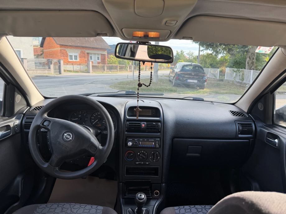 Opel Astra Karavan Caravan 2,0 DTI, fotografija 2