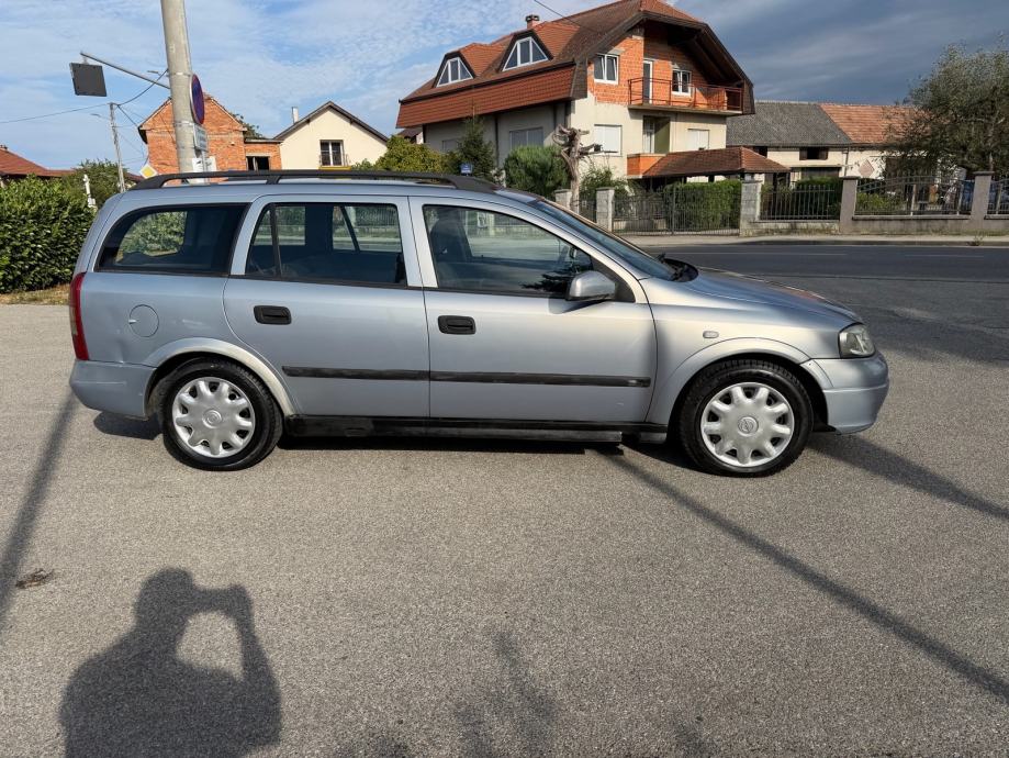 Opel Astra Karavan Caravan 2,0 DTI, fotografija 5