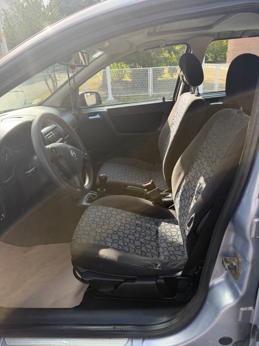 Opel Astra Karavan Caravan 2,0 DTI, fotografija 8
