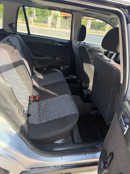 Opel Astra Karavan Caravan 2,0 DTI, fotografija 13