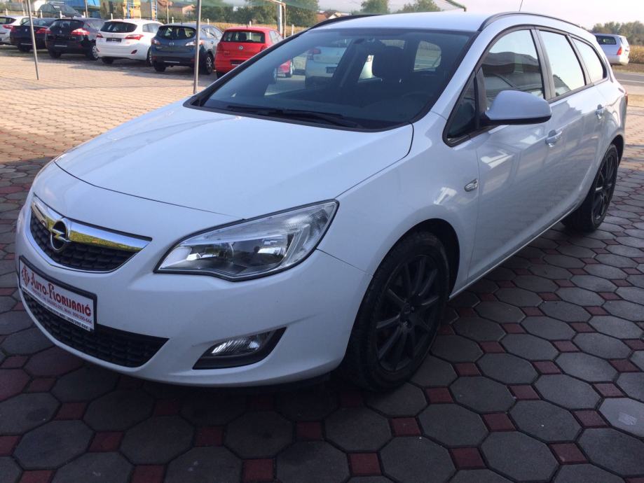Opel Astra Karavan Sports 1,7 CDTI 2011.,reg:10.4.2018.,TEMP, PARK S..