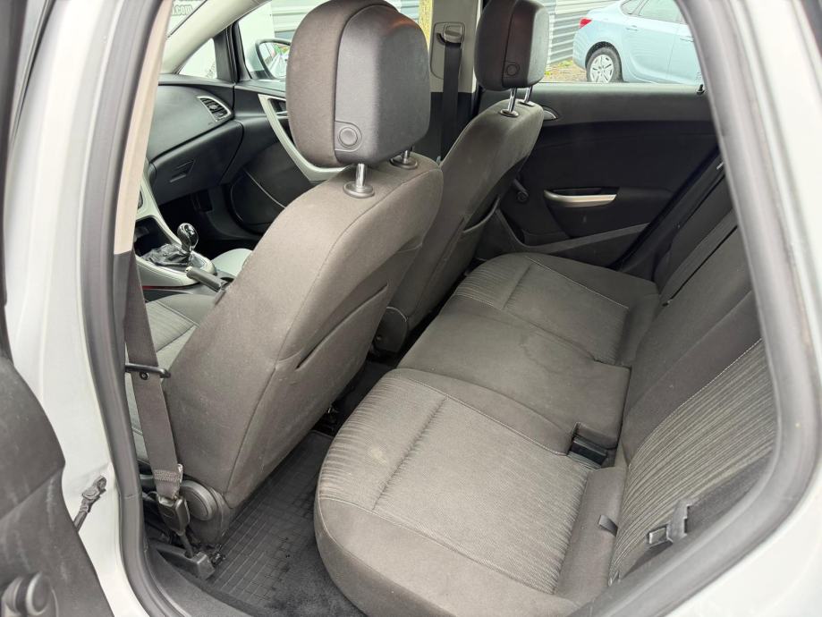 Opel Astra Karavan Sports 1,7 CDTI =REG 1 GOD= KLIMA= KARTICE- 36 RATA, fotografija 8