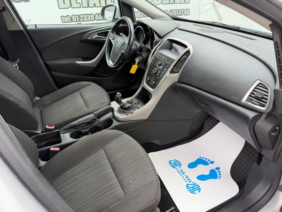 Opel Astra Karavan Sports 1,7 CDTI =REG 1 GOD= KLIMA= KARTICE- 36 RATA, fotografija 9