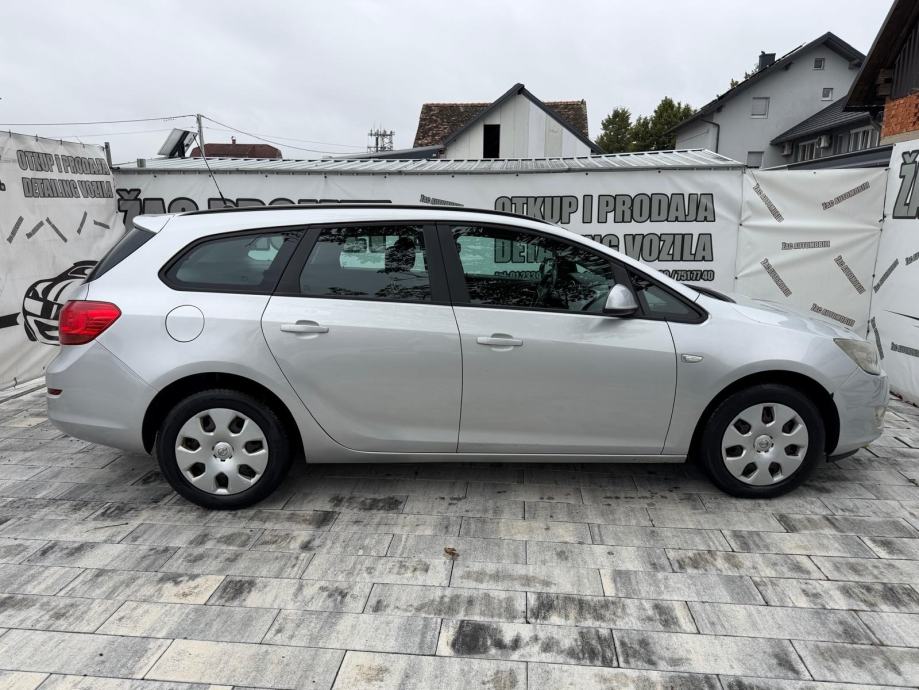 Opel Astra Karavan Sports 1,7 CDTI =REG 1 GOD= KLIMA= KARTICE- 36 RATA, fotografija 18
