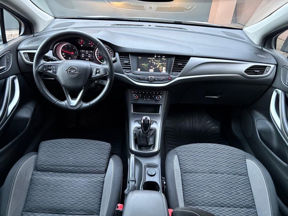 Opel Astra, fotografija 12
