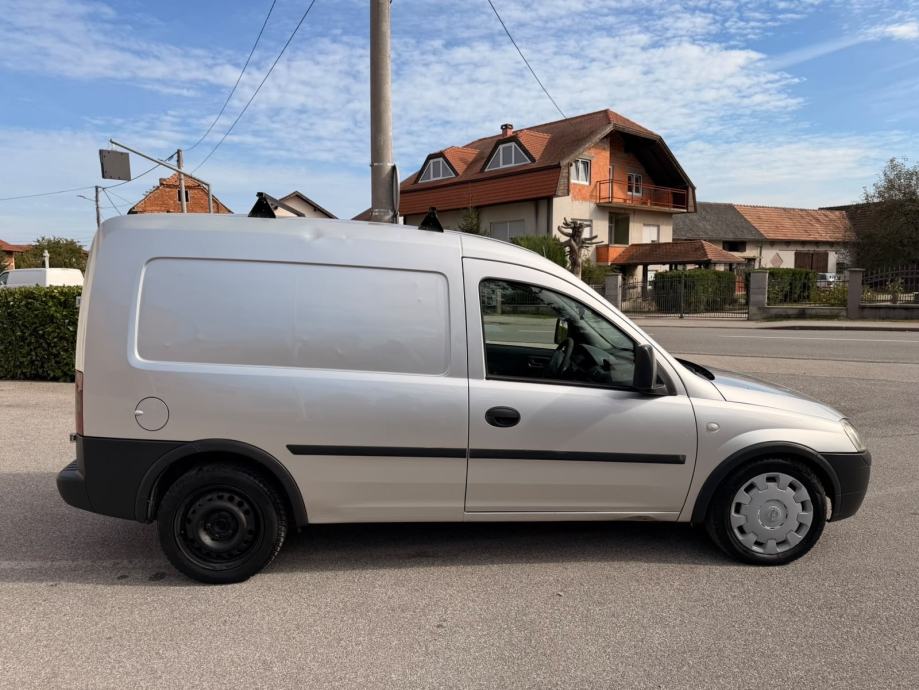 Opel Combo 1,7 CDTI KLIMA AUTO ODLICAN, fotografija 7