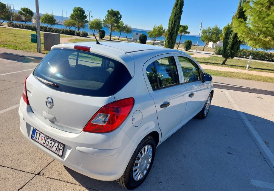 Opel Corsa 1,0 12V, fotografija 5