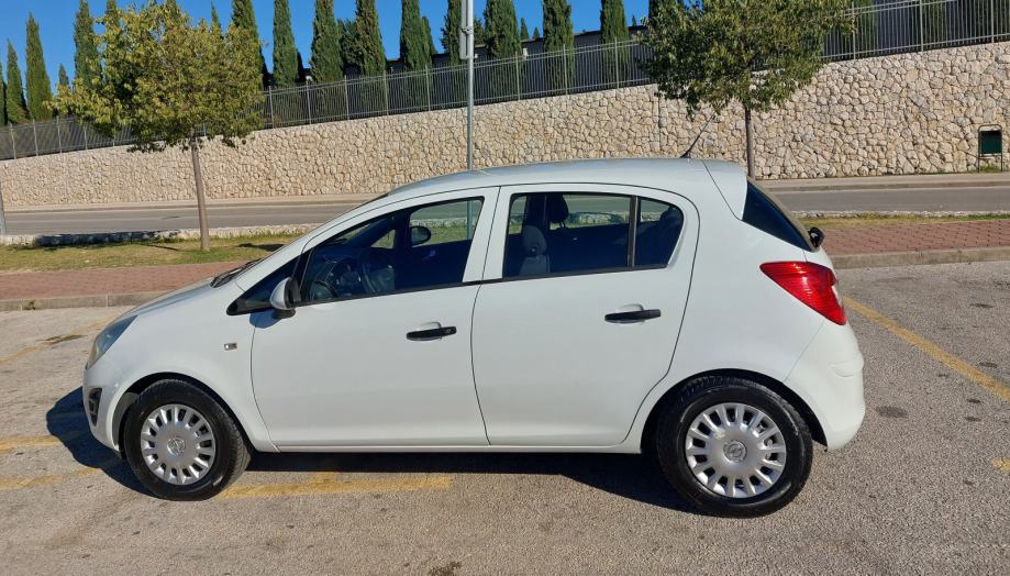 Opel Corsa 1,0 12V, fotografija 6