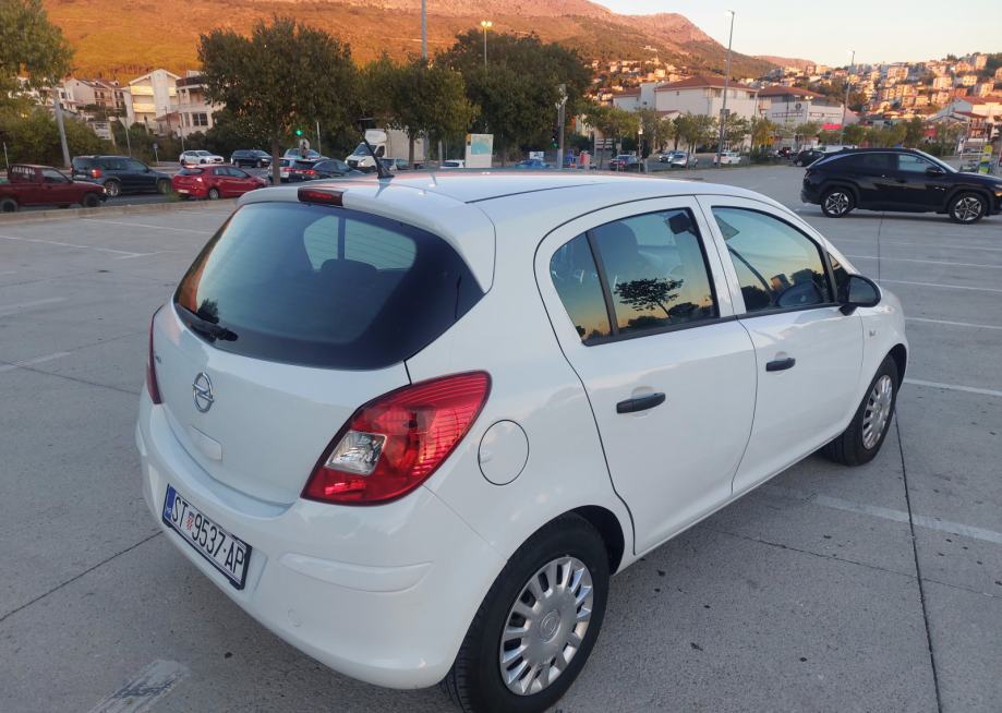 Opel Corsa 1,0 12V, fotografija 9