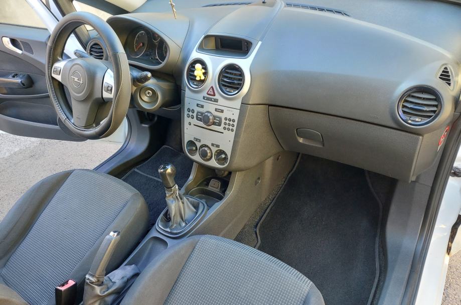 Opel Corsa 1,0 12V, fotografija 11