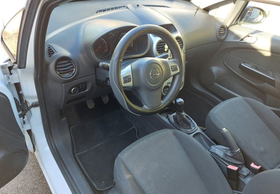 Opel Corsa 1,0 12V, fotografija 16