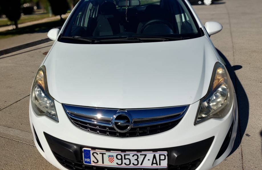 Opel Corsa 1,0 12V, fotografija 3
