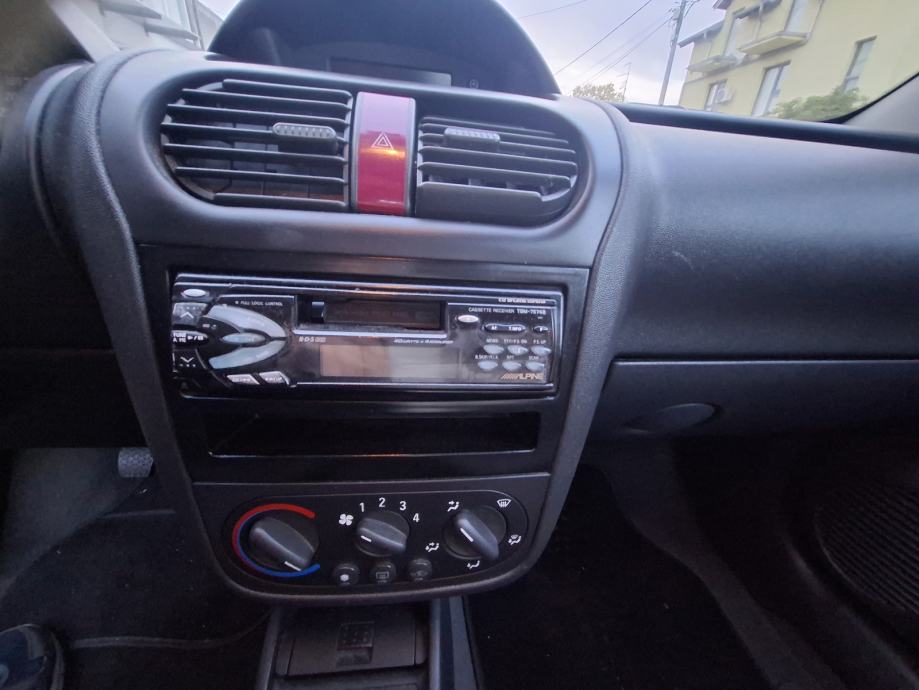Opel Corsa 1.2 i, 16 v, SAMO 110000 KM, SERVISNA !, fotografija 18