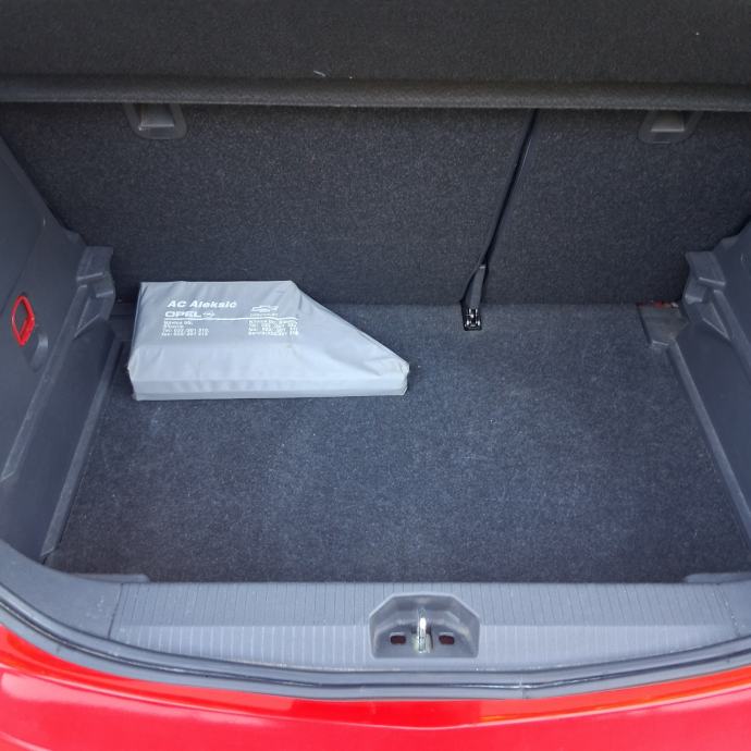 Opel Corsa 1,2 16V - 1.VL. - SAMO 81.000km - KAO NOVA -REG. DO 7/2027g, fotografija 19