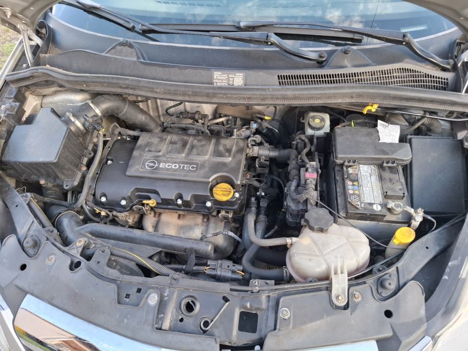 Opel Corsa 1,2 i 16V od 1vlasnika, fotografija 12