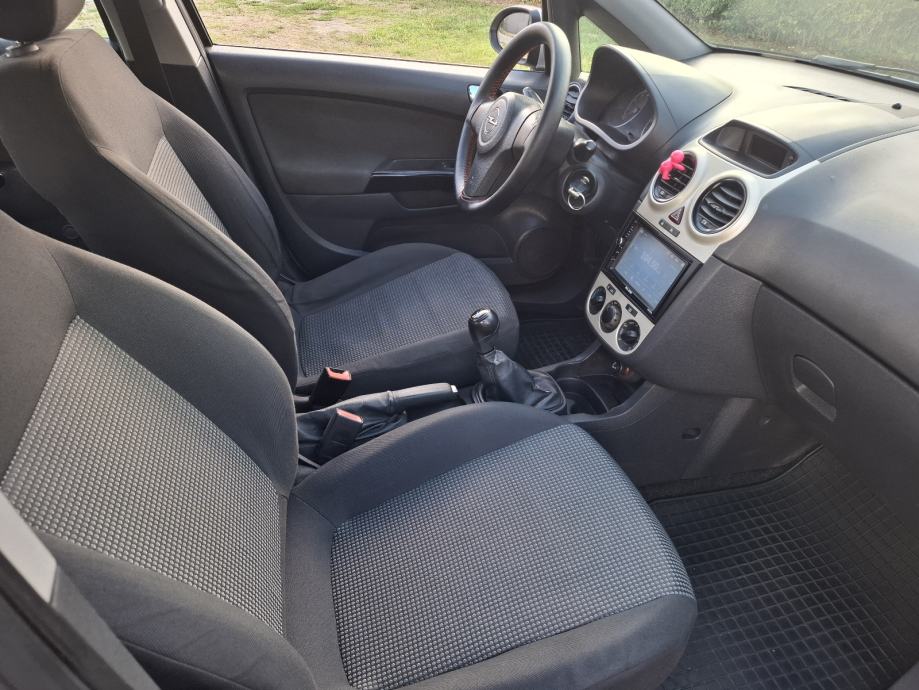 Opel Corsa 1,2 i 16V od 1vlasnika, fotografija 11