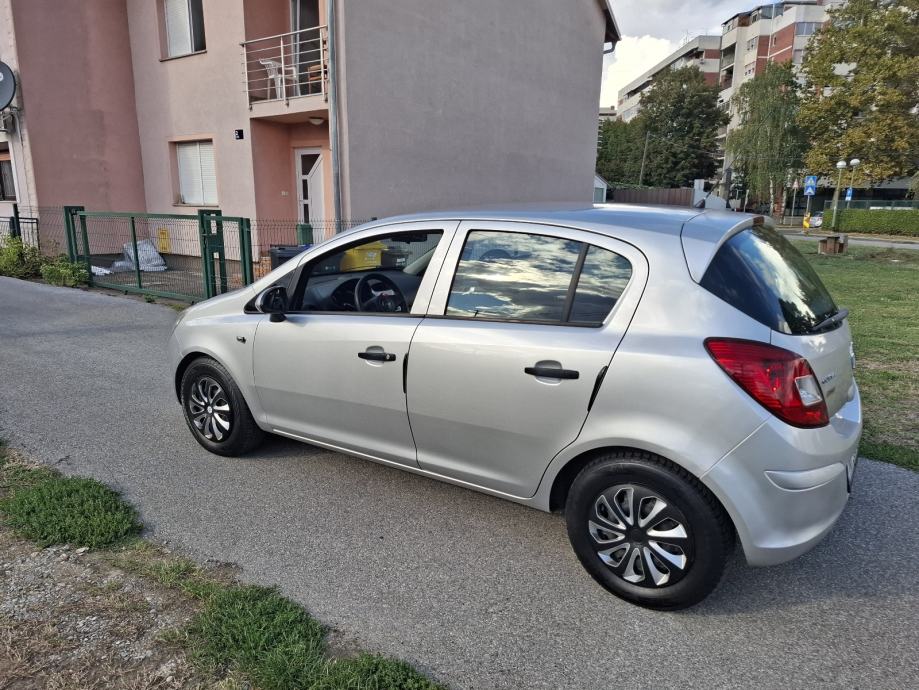 Opel Corsa 1,2 i 16V od 1vlasnika, pogled izvana - slika 4