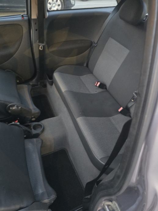 Opel Corsa 1,2 16V 2006 godina, fotografija 6