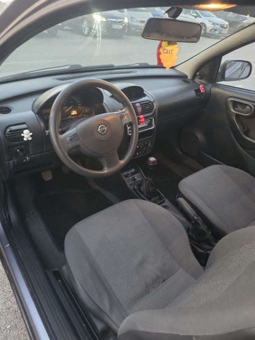 Opel Corsa 1,2 16V 2006 godina, fotografija 7