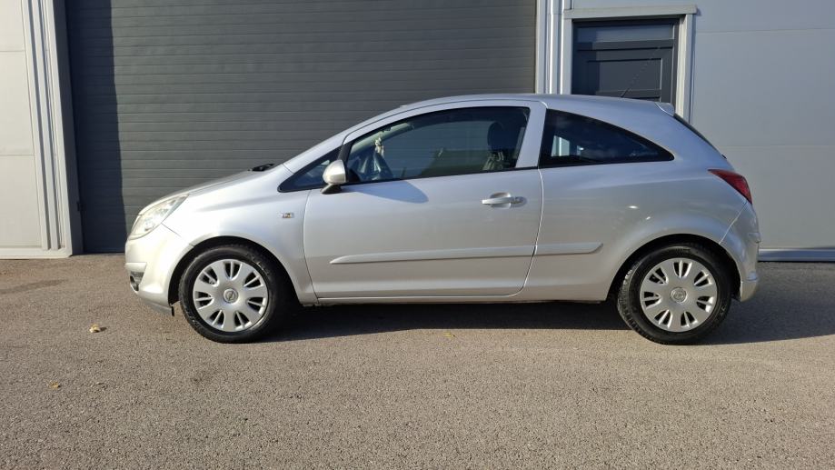 Opel Corsa 1,2 16V automatik, fotografija 7