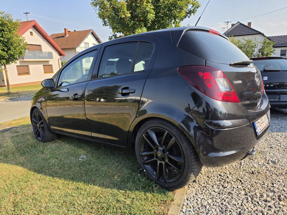 Opel Corsa 1,2 16V Color Edition 2012 godina Reg godina dana, fotografija 3