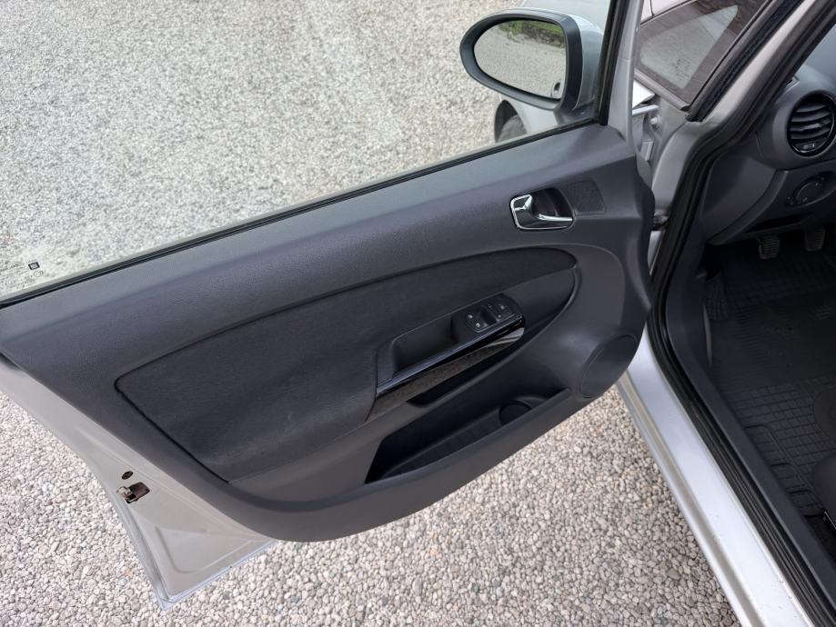 Opel Corsa 1,2 16V 1. VLASNIK - KLIMA - ALU FELGE - SUPER STANJE, fotografija 6