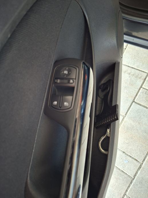 Opel Corsa 1,2 16V REGISTRIRAN 6/27, fotografija 10