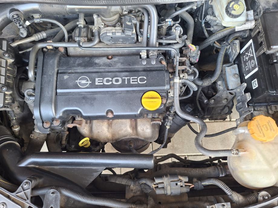 Opel Corsa 1,2 16V REGISTRIRAN 6/27, fotografija 16