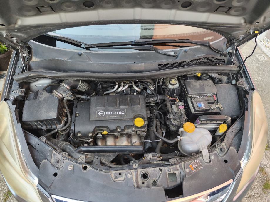 Opel Corsa 1,2 16V, pogled izvana - slika 2
