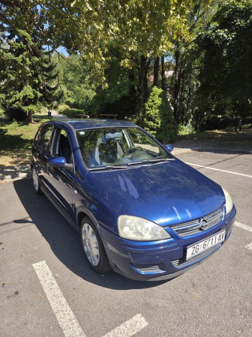 Opel Corsa 1,2 16V, pogled izvana - slika 2