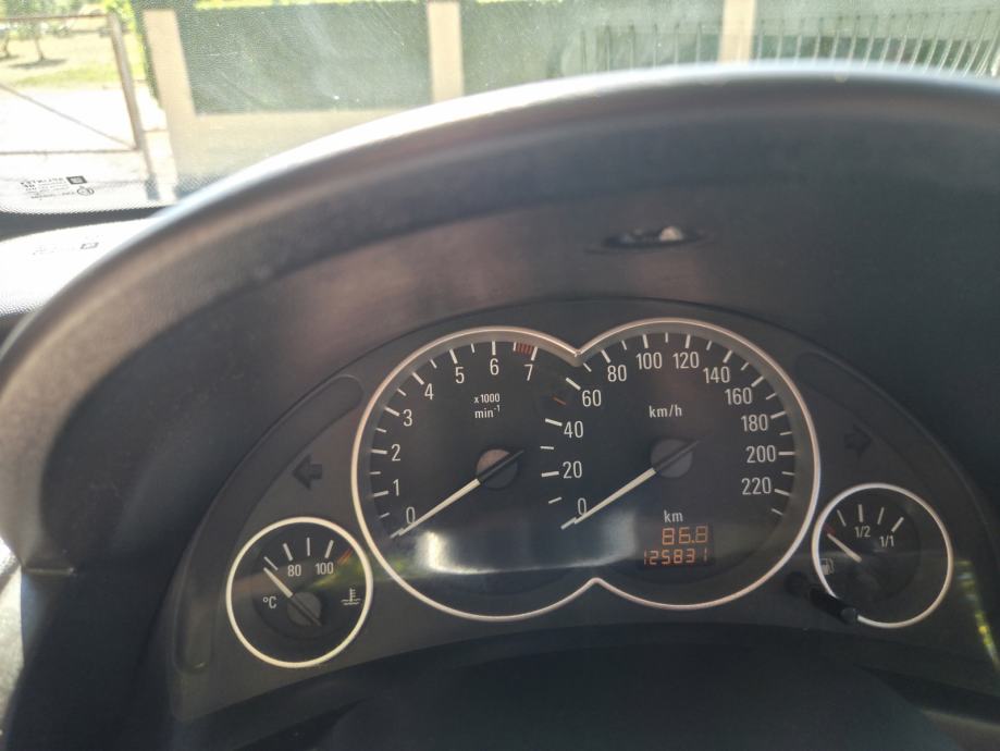 Opel Corsa 1,2 16V, pogled izvana - slika 5