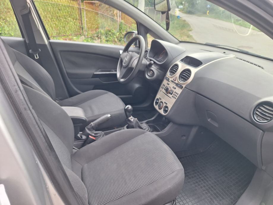 Opel Corsa 1,2 16V, fotografija 8
