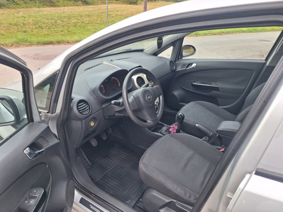Opel Corsa 1,2 16V, fotografija 7