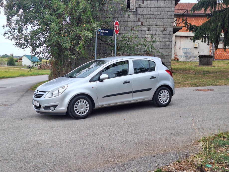 Opel Corsa 1,2 16V, fotografija 2