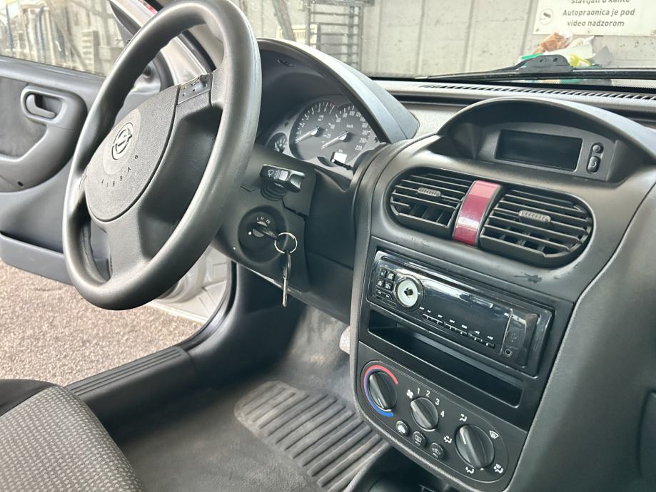 Opel Corsa 1,2 16V, fotografija 5