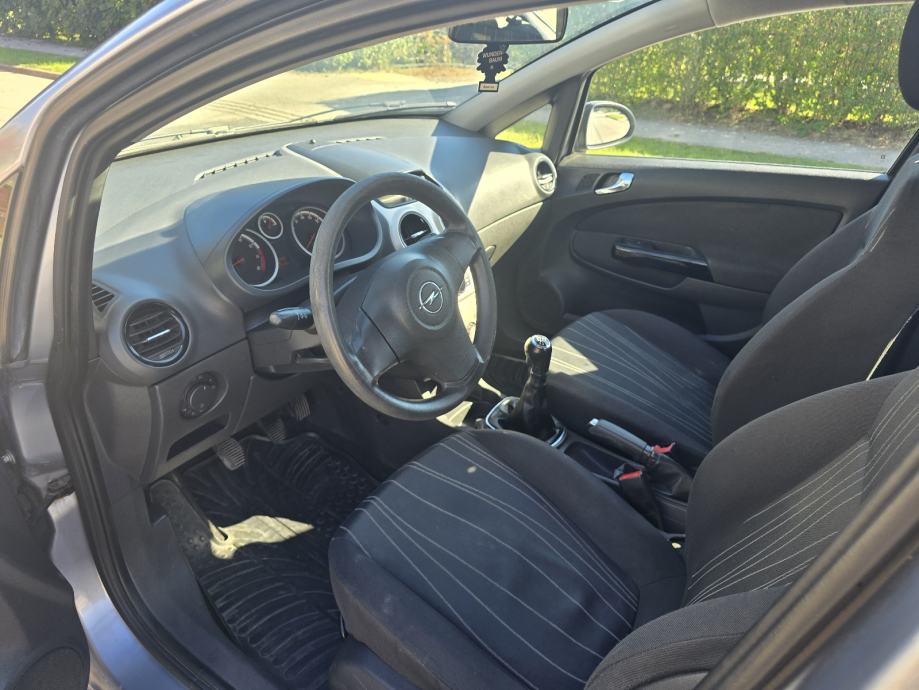Opel Corsa 1,2 16V, fotografija 5