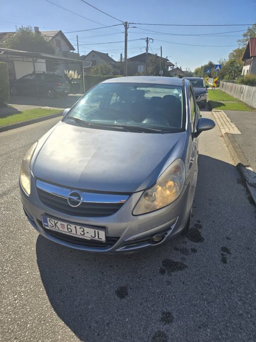 Opel Corsa 1,2 16V, fotografija 2