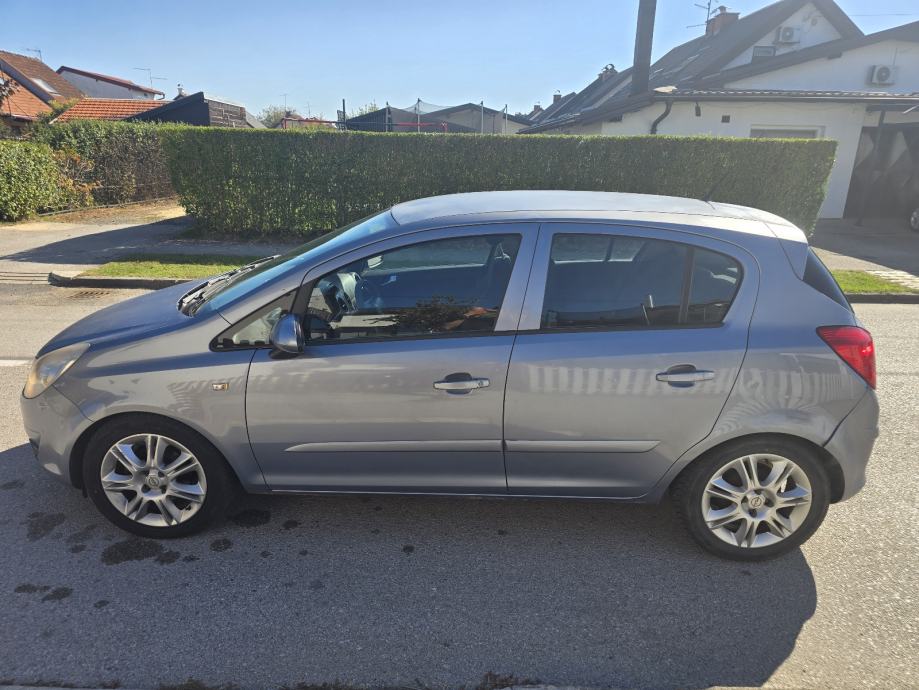 Opel Corsa 1,2 16V, fotografija 8