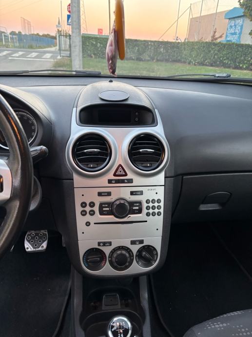 Opel Corsa 1,2 16V, fotografija 9