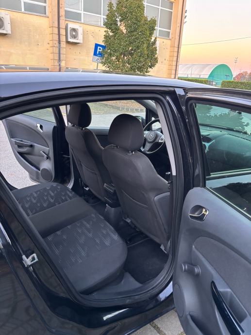 Opel Corsa 1,2 16V, fotografija 6